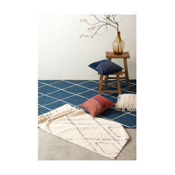 Чехол на подушку из хлопкового бархата с геометрическим принтом темно-синего цвета из коллекции ethnic, 45х45 см